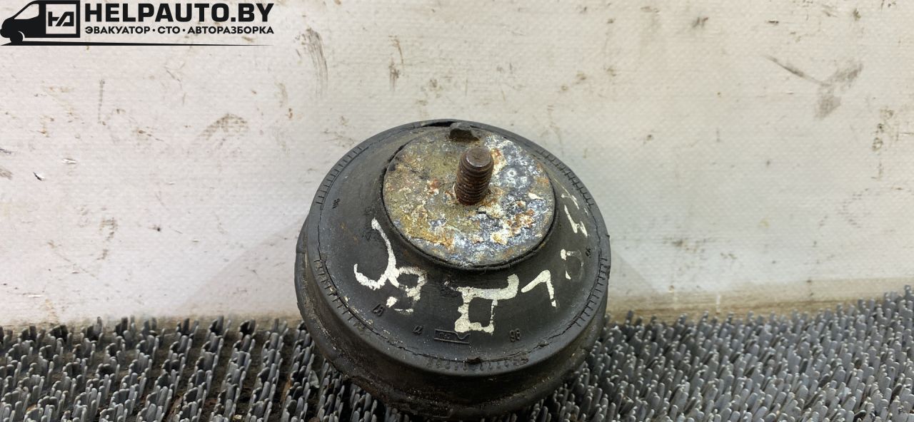 подушка крепления двигателя Opel Omega B 1999, 3.0 л., бензин, АКПП, чернозеленый, седан, задний привод - фото №1