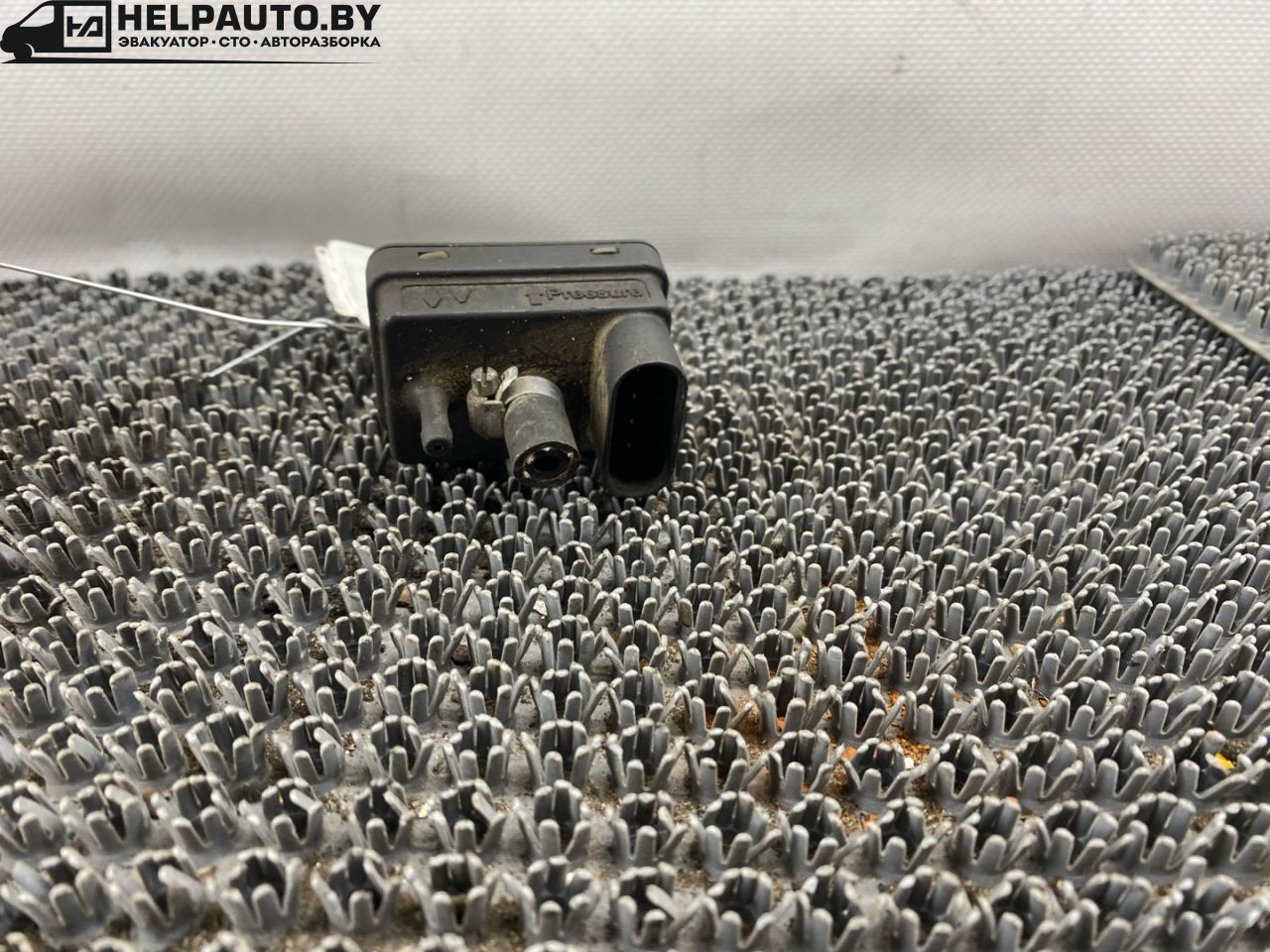 датчик абсолютного давления Chrysler Voyager 3 поколение 1998, 2.4 л., EDZ, бензин, МКПП, зеленый, минивэн, передний привод - фото №1