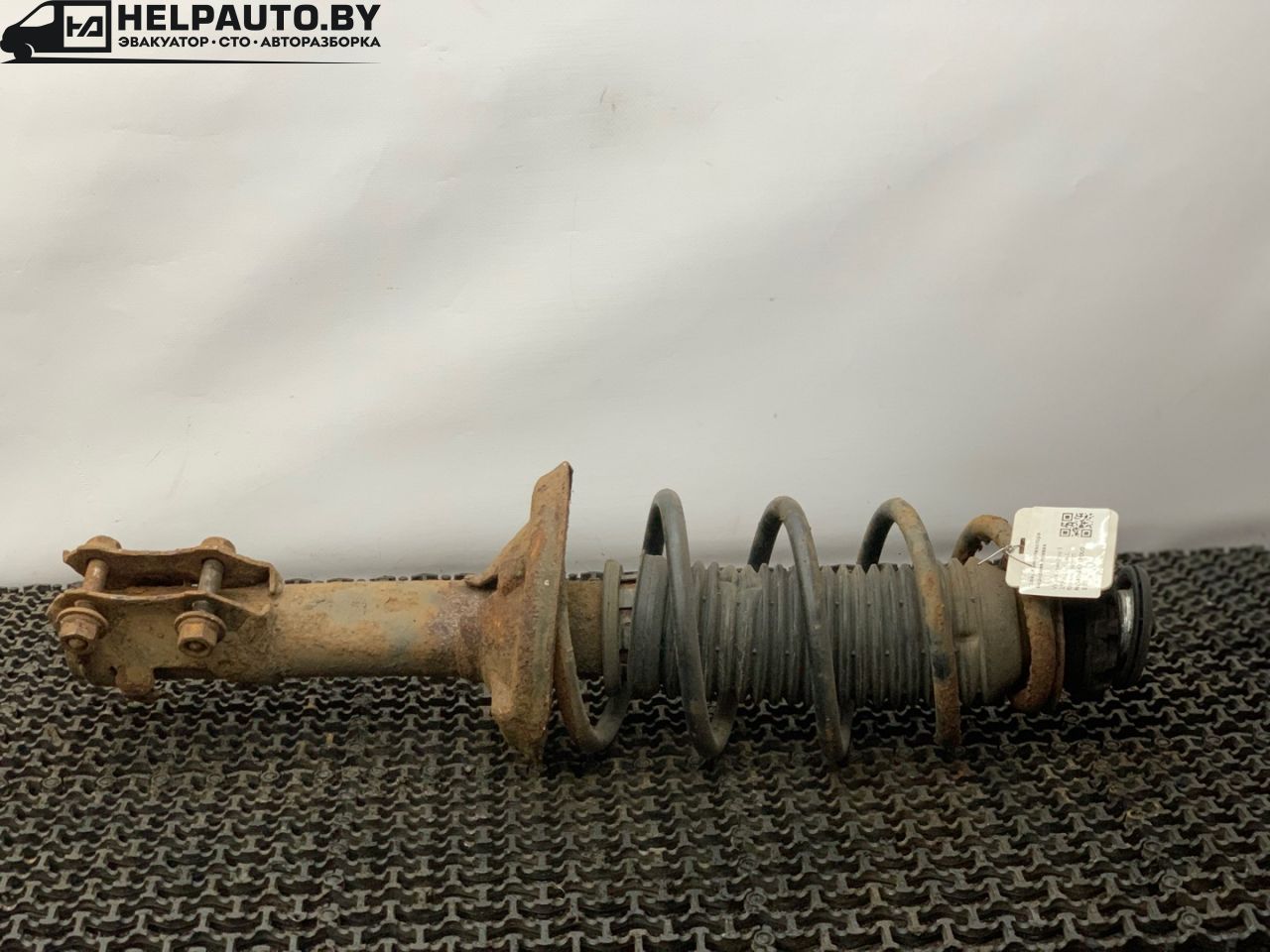 стойка передняя правая Volkswagen Polo 3 поколение 1999, 1.0 л., ALL, бензин, 5МКПП, зеленый, хетчбэк 3 дв., передний привод - фото №1