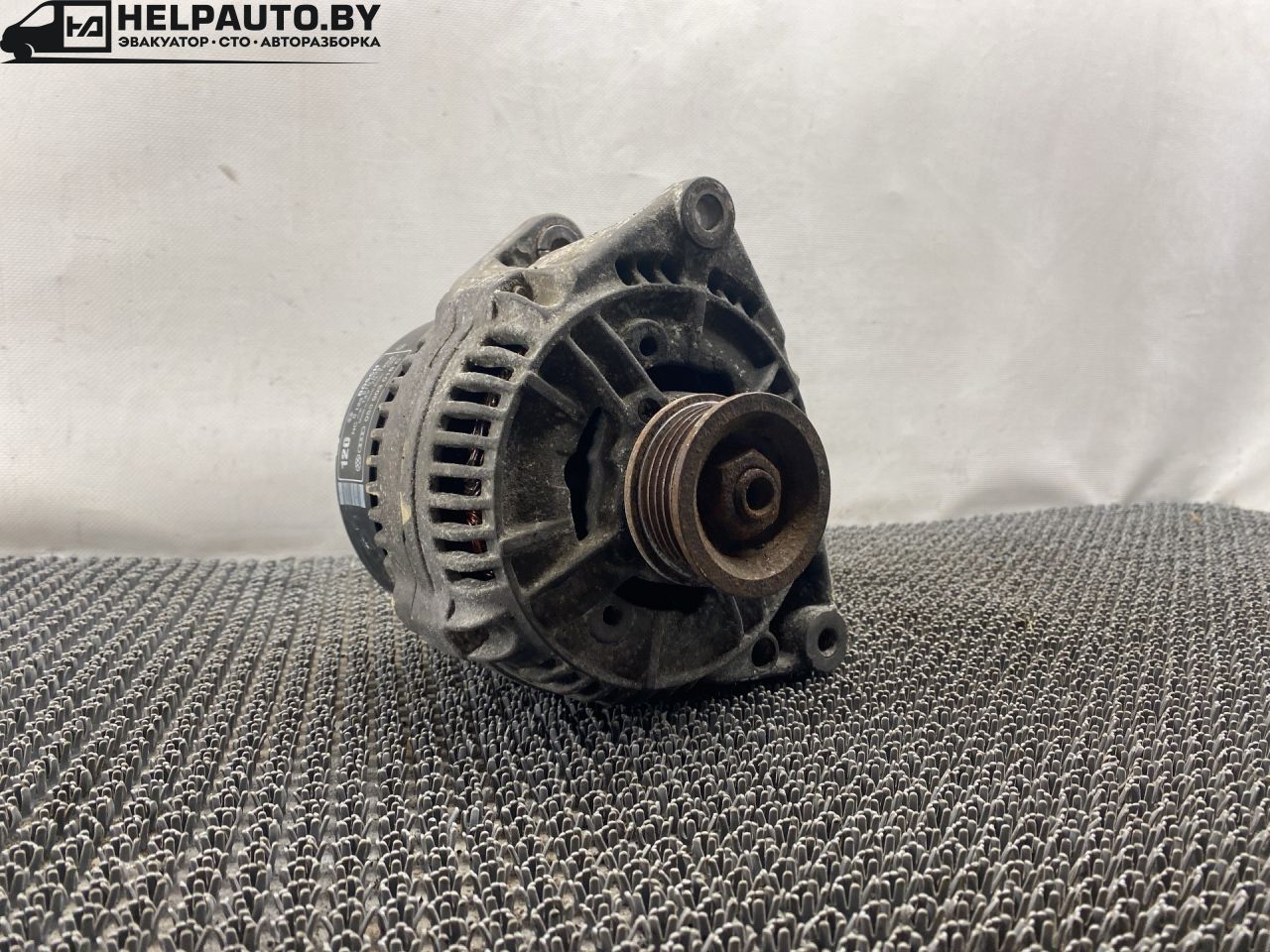 генератор Audi A4 B5 1999, 1.8 л., бензин, АКПП, черный, универсал, передний привод - фото №1
