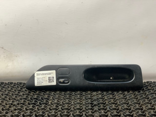 кнопка стеклоподъемника двери передней правой Renault Laguna 1 поколение 1994, 2.0 л., F3R 200, бензин, МКПП, бордовый, хетчбэк 5 дв., передний привод
