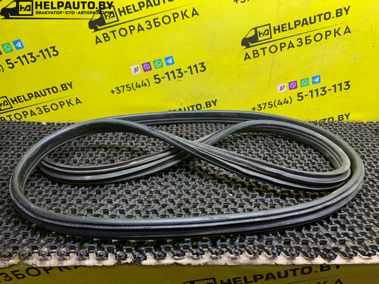 уплотнитель двери Opel Vectra B 1996, 1.7 л., X 17 DT (TC4EE1), дизель, МКПП, серебро, хетчбэк 5 дв., передний привод - фото №1