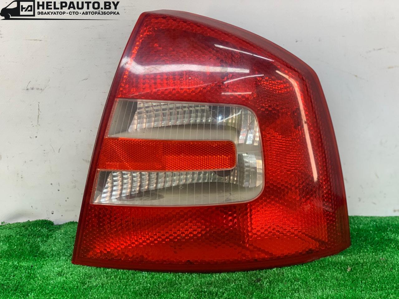 фонарь задний правый Skoda Octavia 2 поколение (A5) 2007, 1.8 л., бензин, МКПП, красный, хетчбэк 5 дв. - фото №1