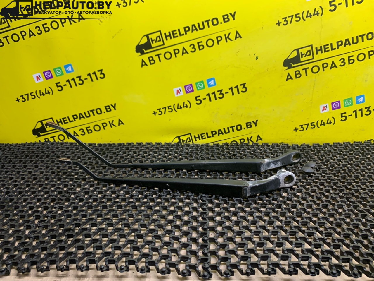 щеткодержатель (поводок стеклоочистителя, дворник) Dodge Neon 2 поколение 2000, 2.0 л., ECH, бензин, АКПП, белый - фото №1