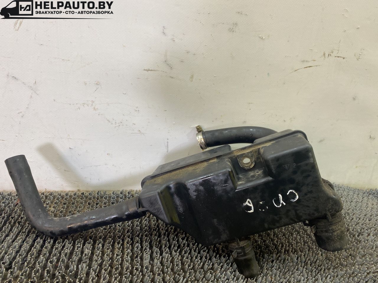 маслоотделитель (сапун) Chrysler Neon 1 поколение 1996, 2.0 л., бензин, МКПП, синий, седан, передний привод - фото №1