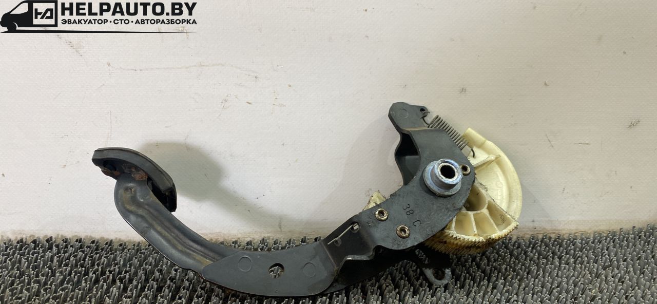 педаль сцепления Renault Scenic 1 поколение 1998, 1.6 л., бензин, МКПП - фото №1