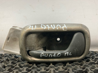 ручка внутренняя передняя левая Fiat Punto 1 поколение 1997, 1.2 л., бензин, МКПП, красный, хетчбэк 3 дв., передний привод