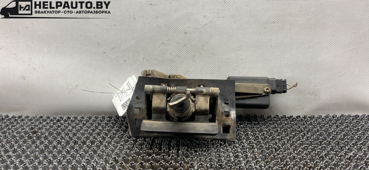 ручка открывания багажника Renault Safrane 1 поколение 1994, 2.2 л., J7T 760, бензин, 5МКПП, черный, хетчбэк 5 дв., передний привод - фото №1