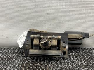 ручка открывания багажника Renault Safrane 1 поколение 1994, 2.2 л., J7T 760, бензин, 5МКПП, черный, хетчбэк 5 дв., передний привод