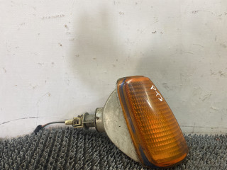 поворотник правый Volkswagen Polo 2 поколение 1990, 1.3 л., бензин, МКПП, синий, хетчбэк 3 дв., передний привод