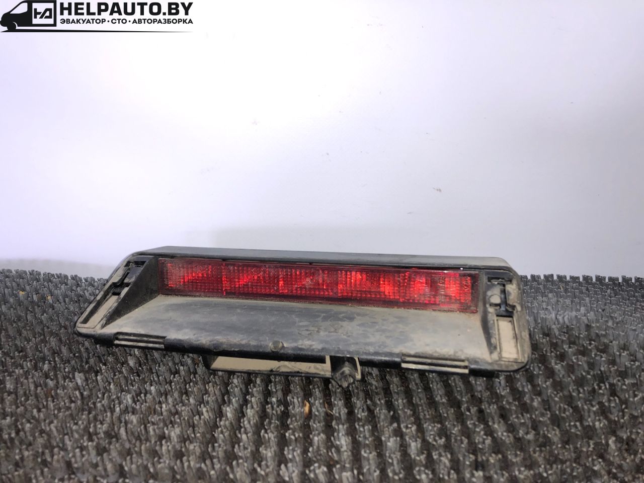 дополнительный стоп-сигнал Opel Vectra B (1995 - 1999), 1.6 л., X 16 XEL, бензин, МКПП, темно зеленный металлик, седан, передний привод - фото №1