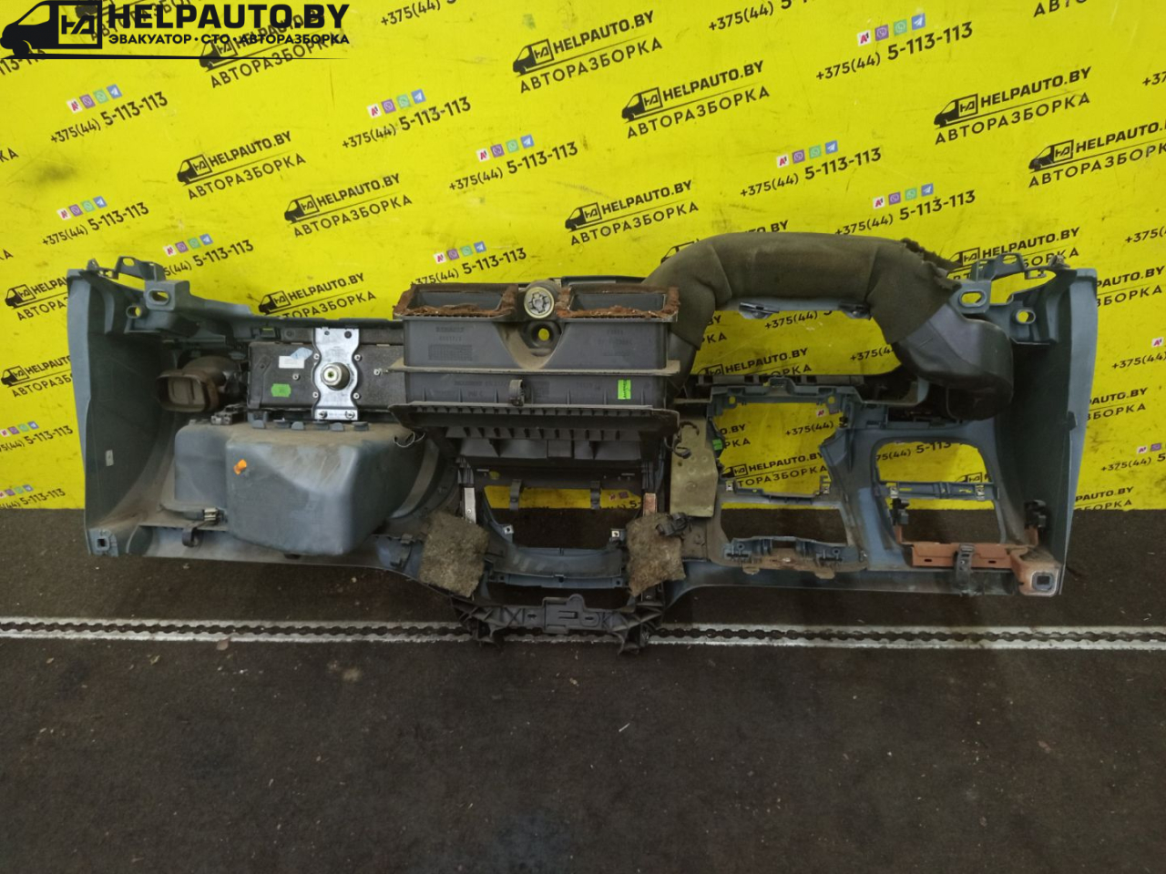 панель передняя салона (торпедо) Renault Scenic 1 поколение 1998, 1.9 л., F9Q 716, дизель, МКПП, синий, минивэн, передний привод - фото №1