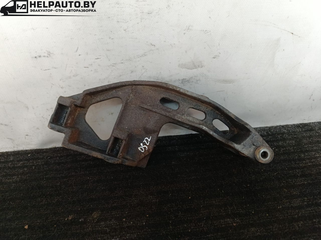 кронштейн двигателя Opel Sintra 1 поколение 1999, 2.2 л., X 22 XE, бензин, МКПП, серебристый, минивэн, передний привод - фото №1