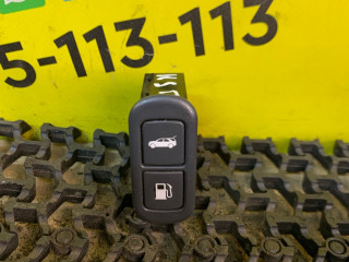 кнопка открытия лючка топливного бака Kia Sorento 1 поколение 2005, 2.5 л., D4CB, дизель, АКПП, черный, внедорожник 5 дв., полный подключаемый привод