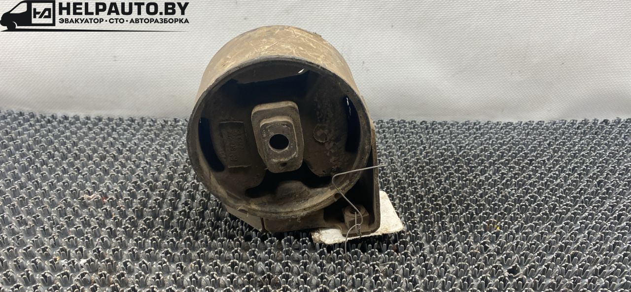 подушка крепления двигателя Volkswagen Passat B3 1991, 1.8 л., бензин, МКПП, седан, передний привод - фото №1