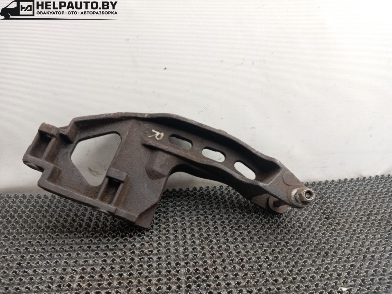 кронштейн двигателя Opel Sintra 1 поколение 1999, 2.2 л., X 22 XE, бензин, 5МКПП, зеленый, минивэн - фото №1