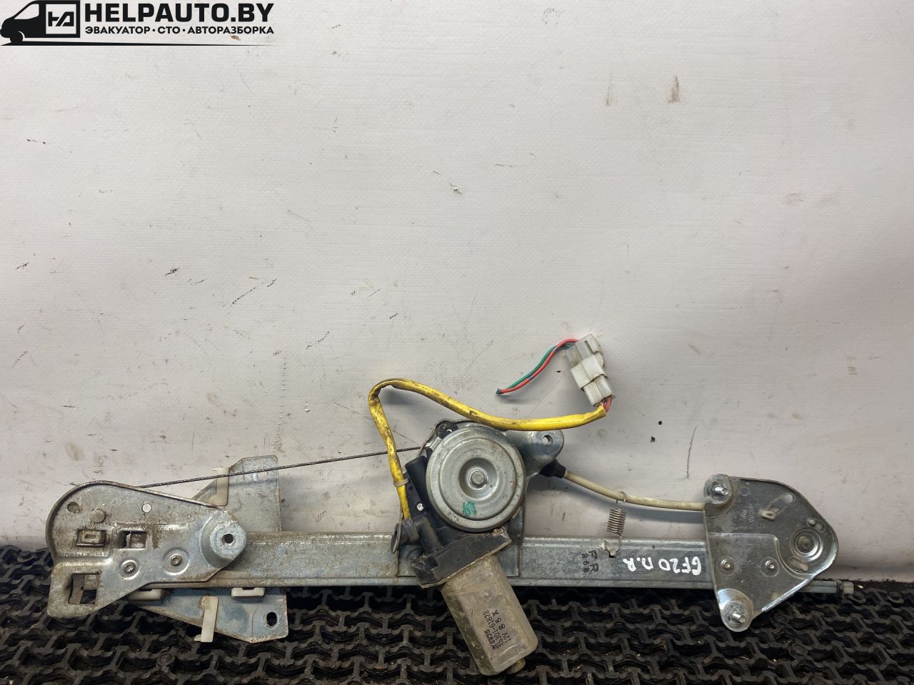 стеклоподъемник электрический передний правый Mazda 626 GF 1997, 2.0 л., дизель, МКПП, зелёный, седан, передний привод - фото №1