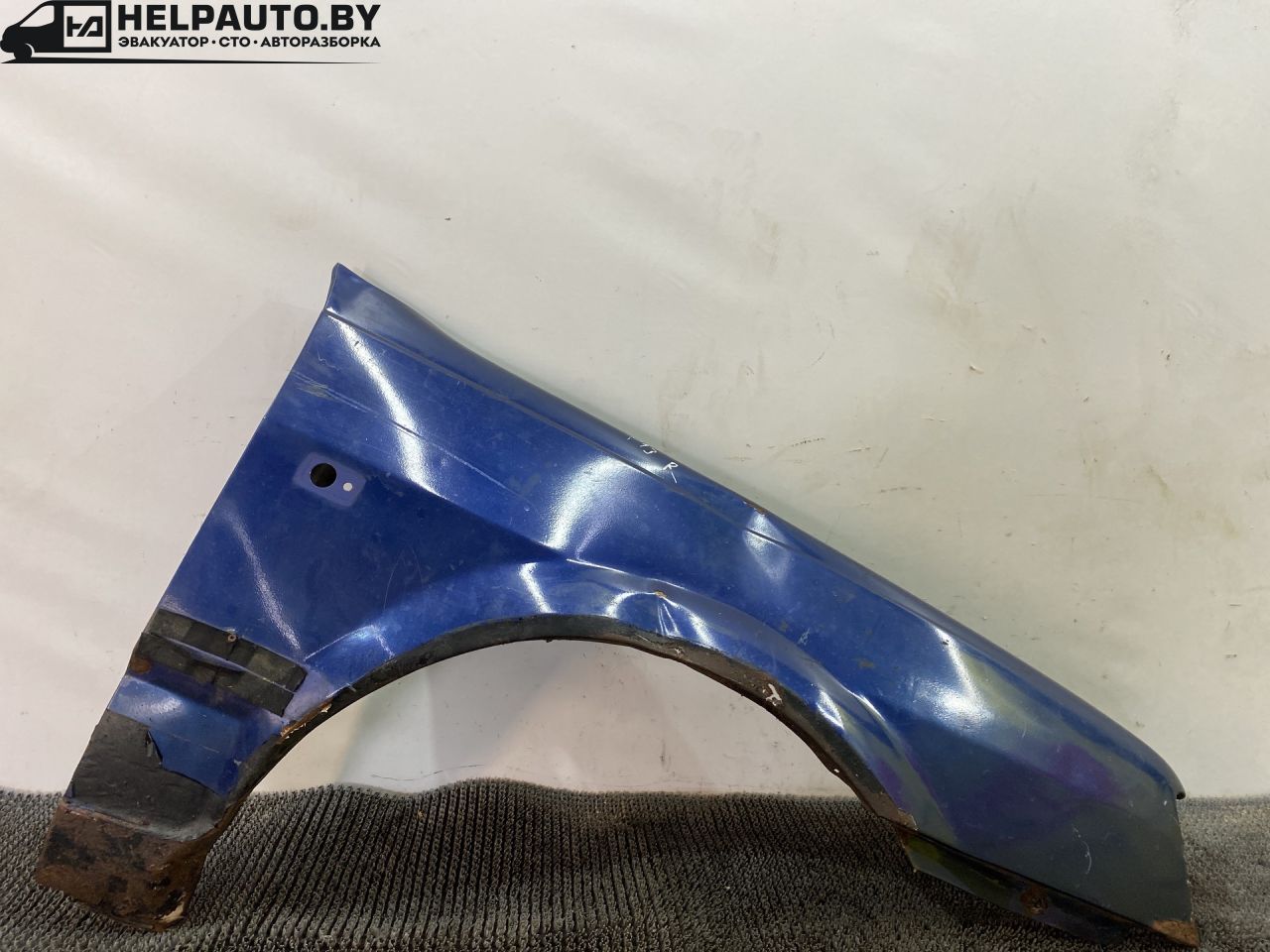 крыло переднее правое Volkswagen Polo 2 поколение 1990, 1.3 л., бензин, МКПП, синий, хетчбэк 3 дв., передний привод - фото №1