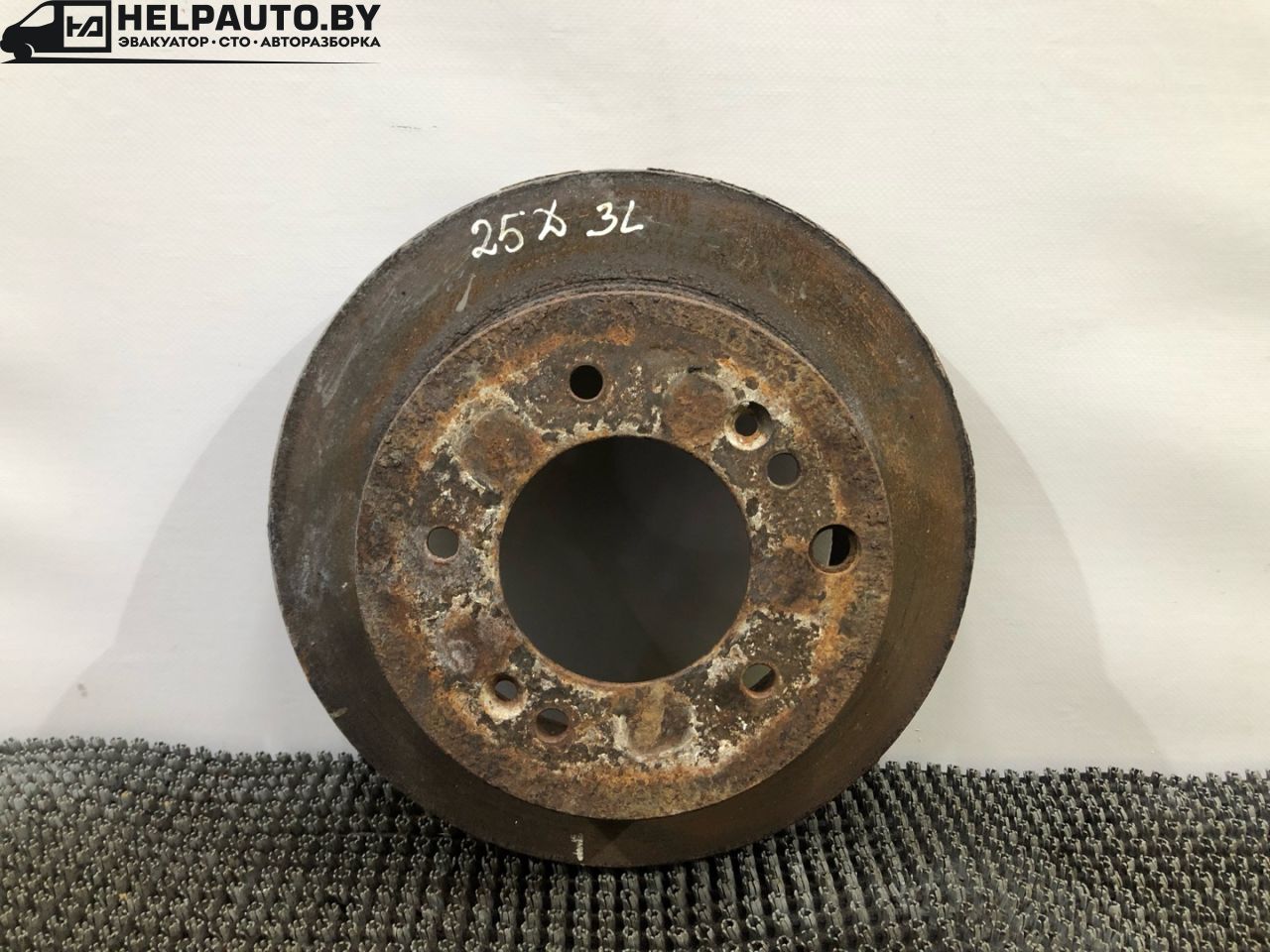 диск тормозной задний Kia Sorento 1 поколение 2005, 2.5 л., дизель, МКПП, серый, полный привод - фото №1