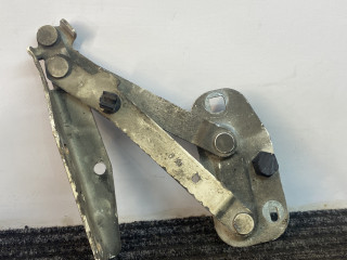 петля капота правая Fiat Scudo 1 поколение (1996 - 2007), 2.0 л., дизель, МКПП, белый, минивэн, передний привод