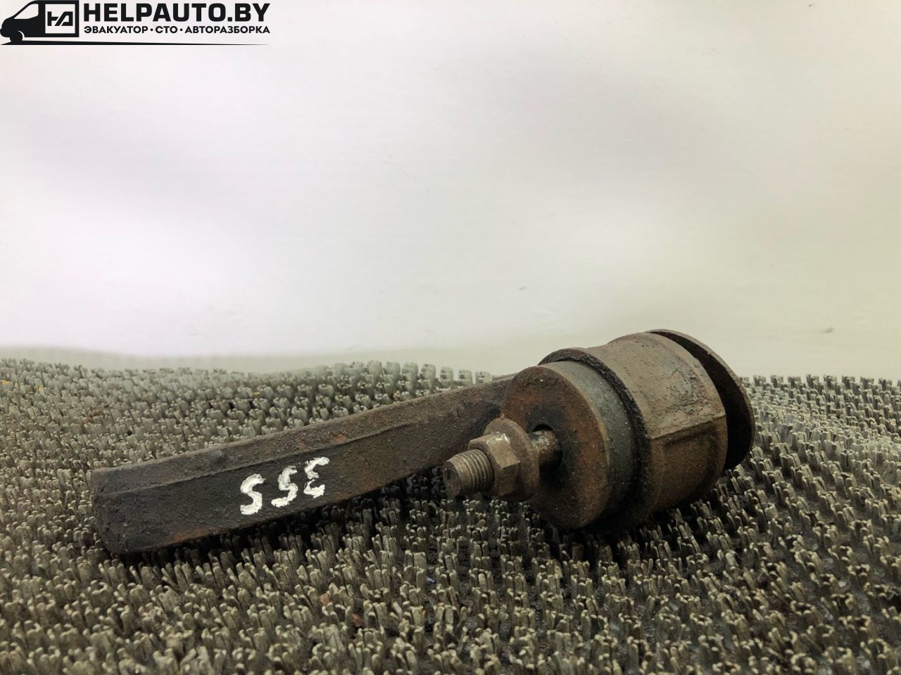 рычаг передний правый Kia Sorento 1 поколение 2005, 2.4 л., G4JS, бензин, МКПП, красный, внедорожник 5 дв., полный подключаемый привод - фото №1