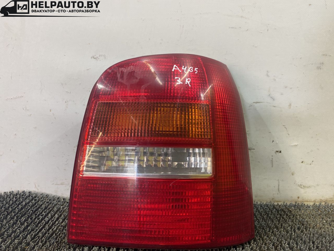 фонарь задний правый Audi A4 B5 1999, 1.8 л., бензин, АКПП, черный, универсал, передний привод - фото №1