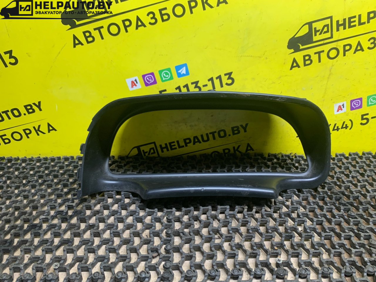 рамка панели приборов Renault Laguna 1 поколение 1997, 2.0 л., F3R 200, бензин, МКПП, серый, универсал, передний привод - фото №1