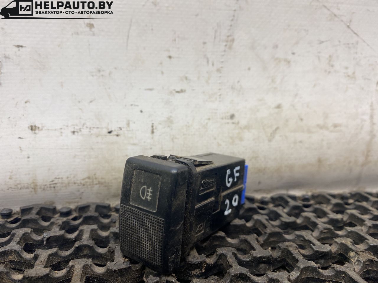 кнопка противотуманных фар Mazda 626 GF 1997, 2.0 л., дизель, МКПП, зелёный, седан, передний привод - фото №1
