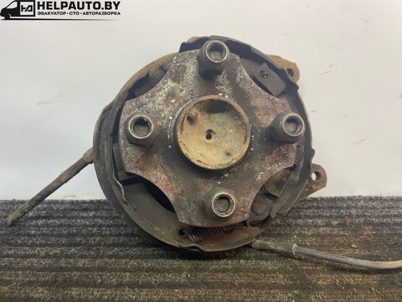 ступица задняя правая Toyota Yaris P1 2001, 1.0 л., 1SZ-FE, бензин, МКПП, серебро, хетчбэк 5 дв., передний привод - фото №1