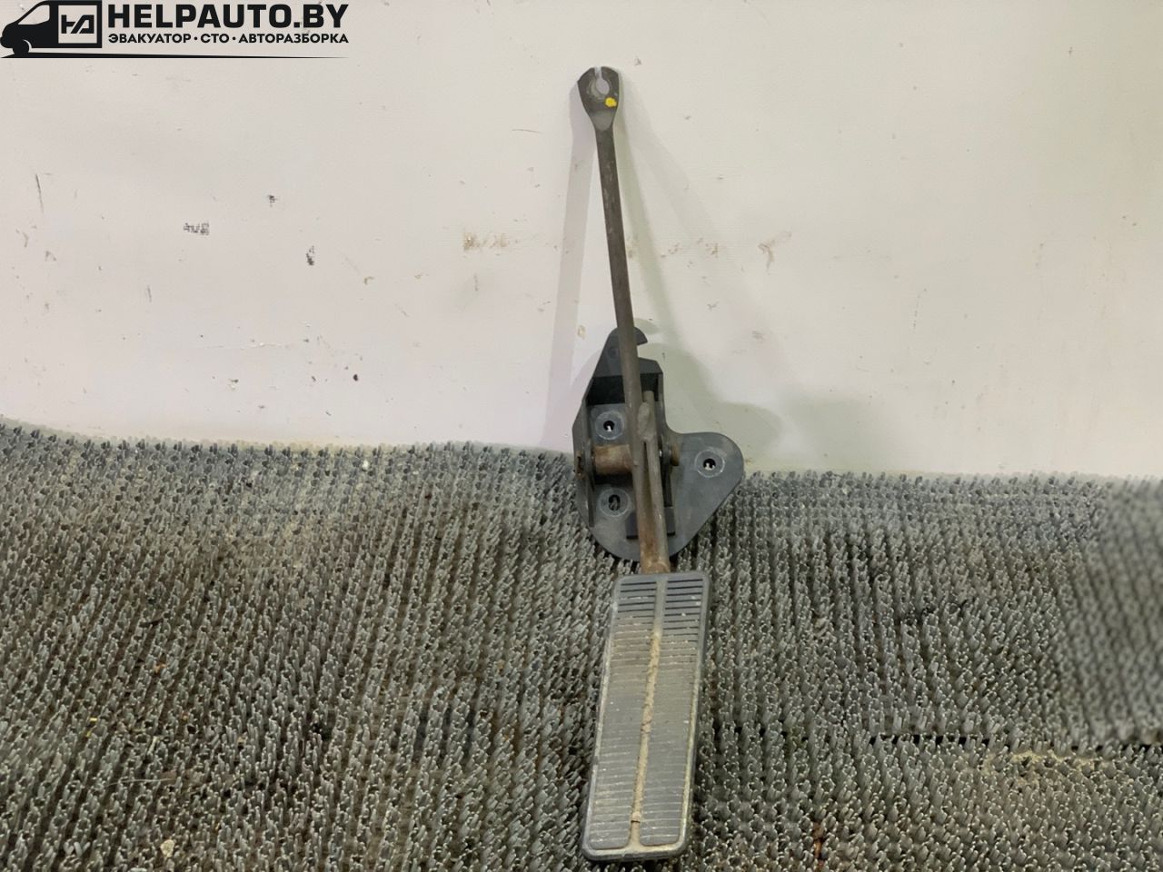 педаль Opel Sintra 1 поколение 1999, 2.2 л., X 22 XE, бензин, МКПП, серебристый, минивэн, передний привод - фото №1