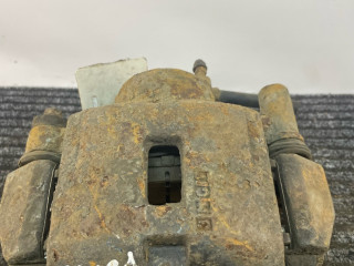 суппорт передний левый Mazda Xedos 6 1 поколение 1997, 1.6 л., бензин, МКПП, бордовый, седан