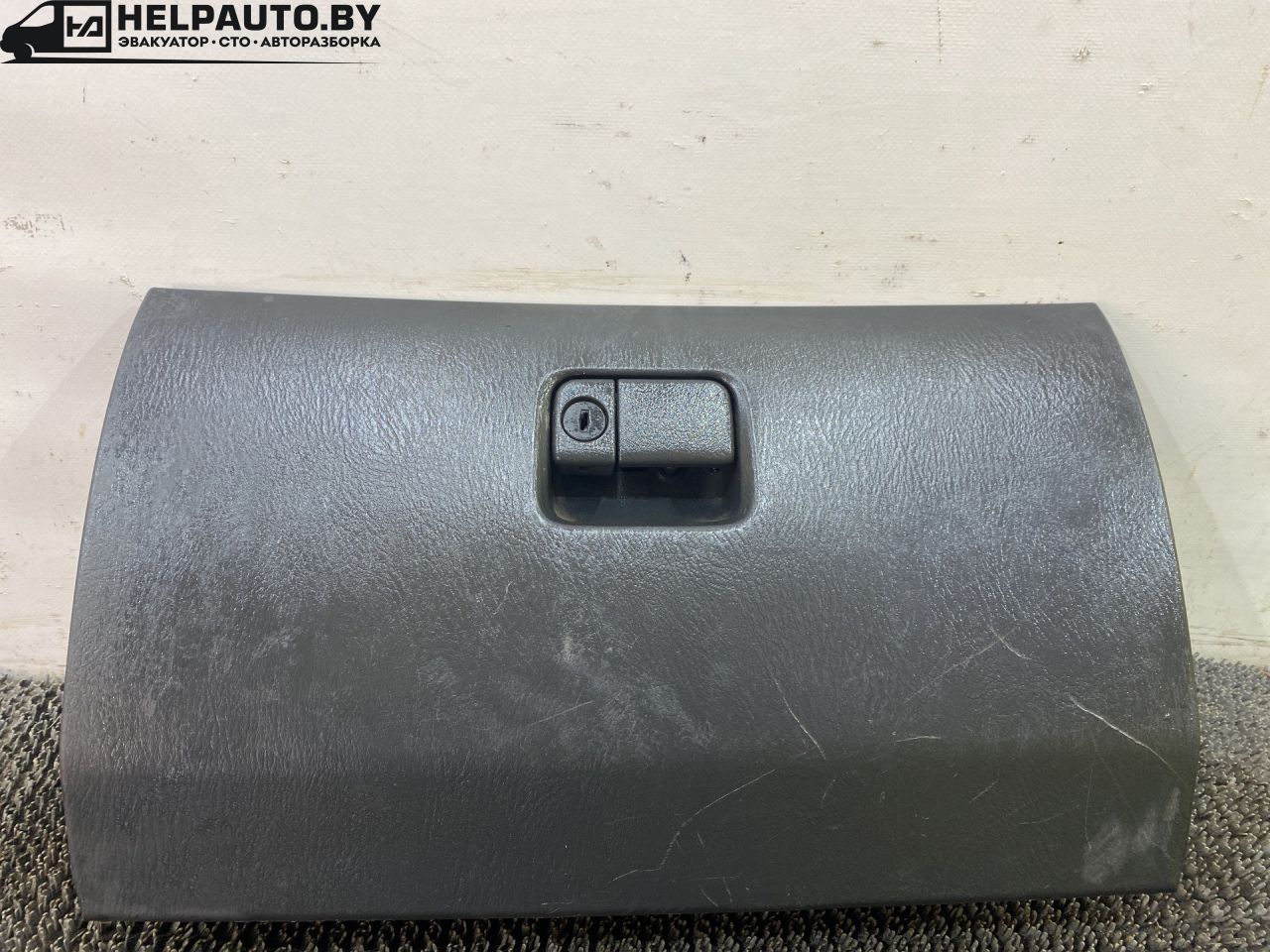 бардачок Mazda 626 GF 1997, 2.0 л., дизель, МКПП, зелёный, седан, передний привод - фото №1