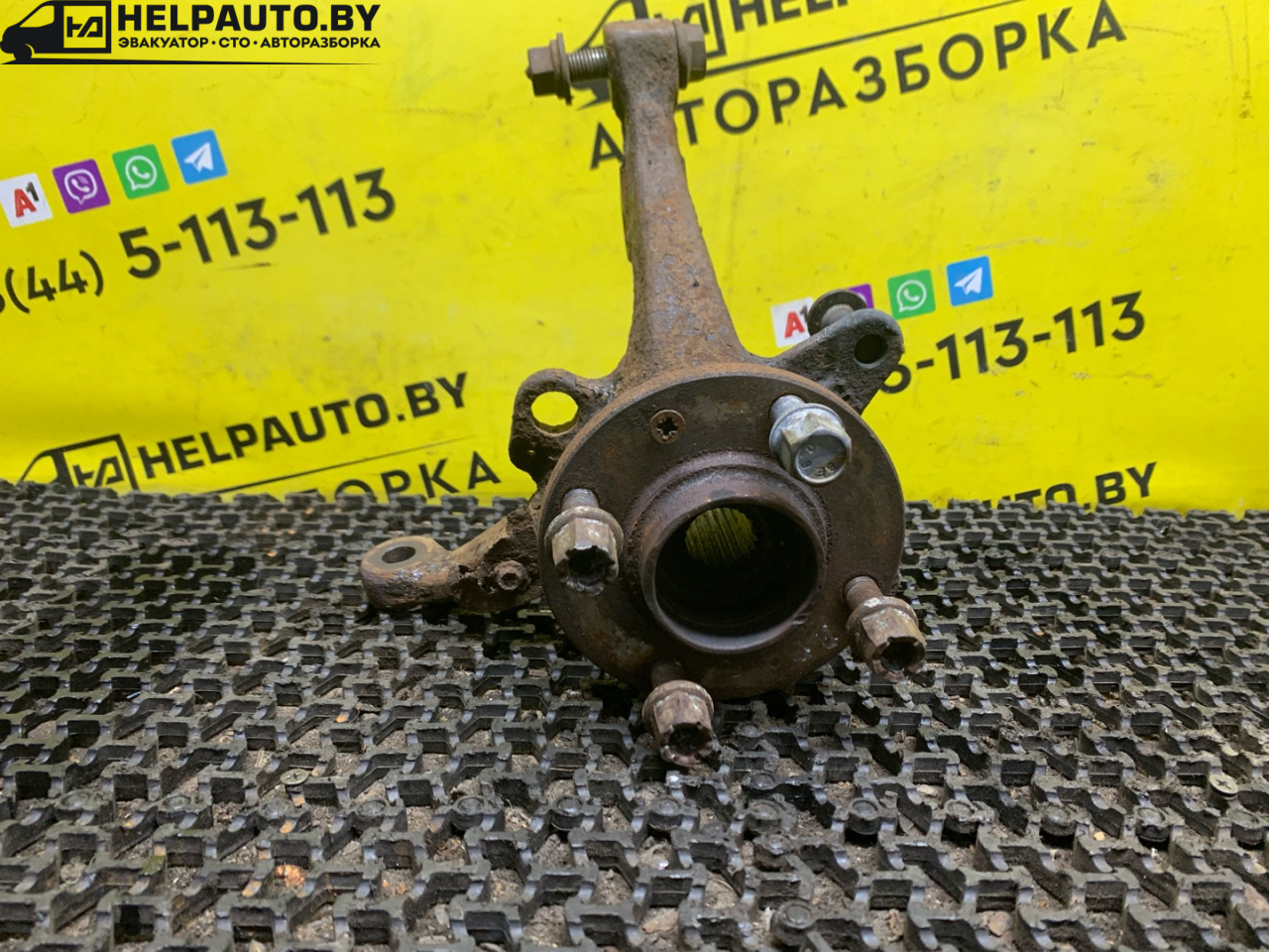 ступица передняя правая Volkswagen Passat B3 1993, 1.9 л., AAZ, дизель, 5МКПП, черный, универсал, передний привод - фото №1