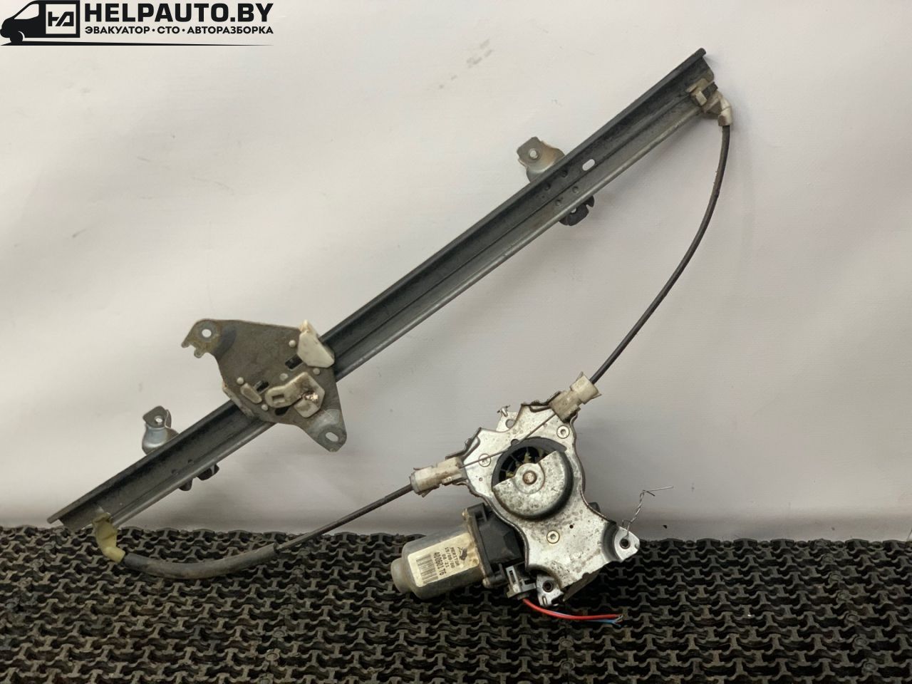 стеклоподъемник электрический передний левый Nissan Almera Tino V10 2001, 1.8 л., QG18DE, бензин, 5МКПП, зеленый, минивэн - фото №1