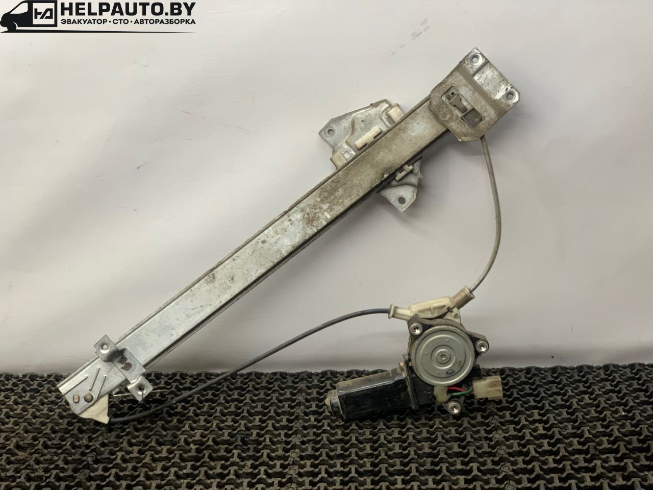 стеклоподъемник электрический задний правый Mitsubishi Space Runner 1 поколение 1995 - фото №1