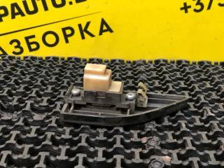кнопка стеклоподъемника двери задней правой Nissan Bluebird U12 1989, универсал, передний привод
