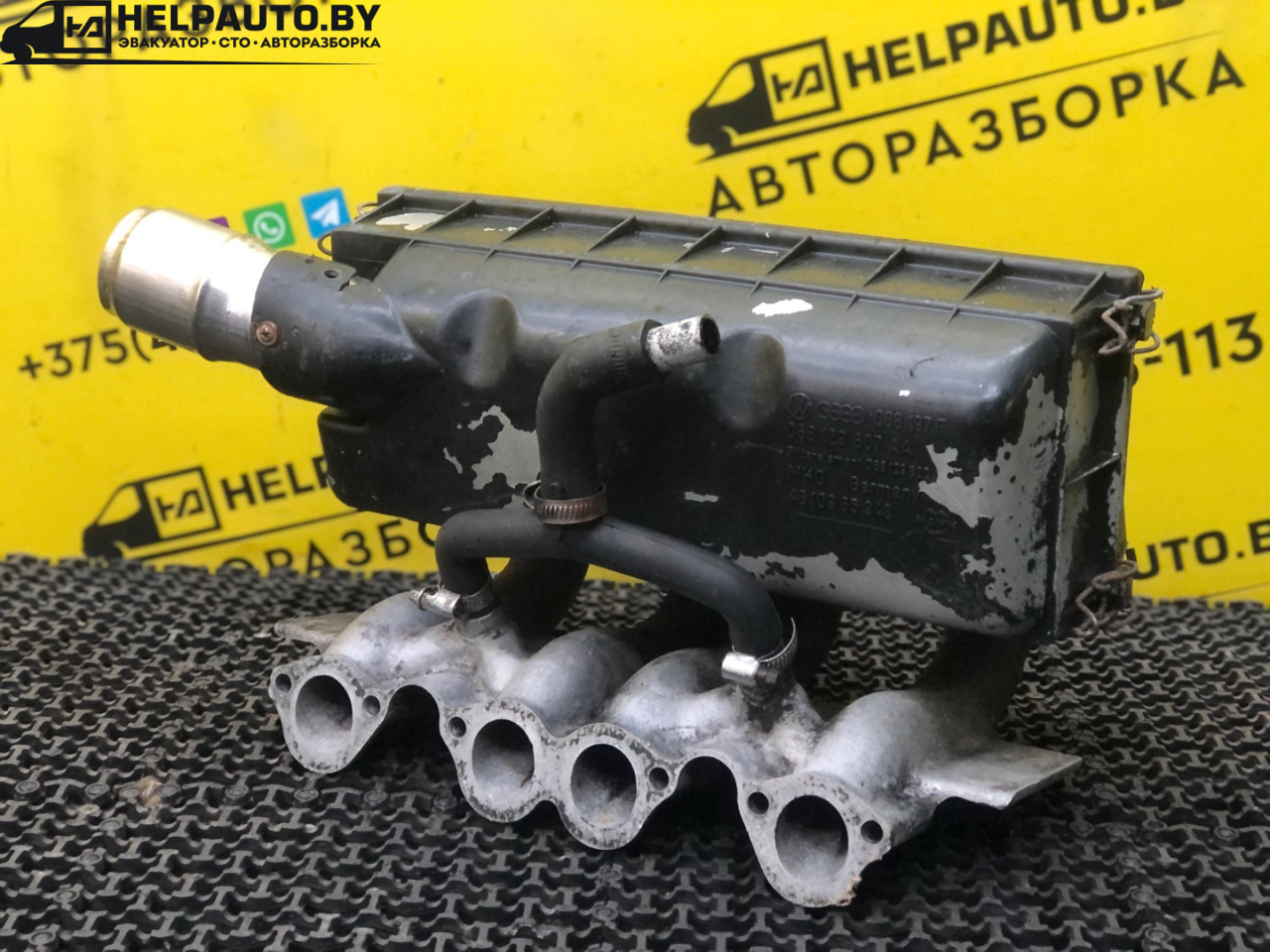 коллектор впускной Volkswagen Golf 2 поколение 1990, 1.6 л., дизель, МКПП, черный, хетчбэк 3 дв., передний привод - фото №1