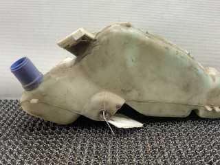 бачок омывателя Fiat Punto 1 поколение 1997, 1.2 л., бензин, МКПП, синий, хетчбэк 5 дв.