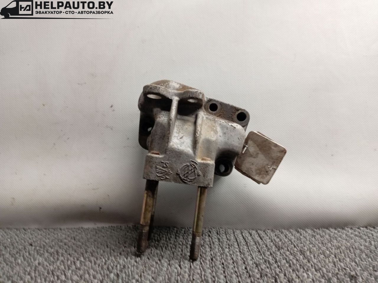 кронштейн двигателя Fiat Punto 2 поколение 2002, 1.2 л., 188 A4.000, бензин, 5МКПП, серый, хетчбэк 3 дв., передний привод - фото №1