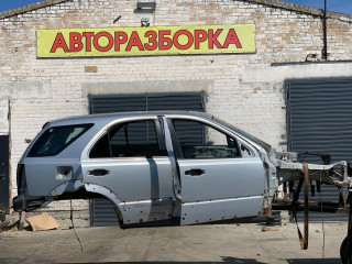 часть кузова (вырезанный элемент) Kia Sorento 1 поколение 2004, 2.5 л., CRDi, D4CB, дизель, АКПП, серебристый, внедорожник 5 дв., полный подключаемый привод