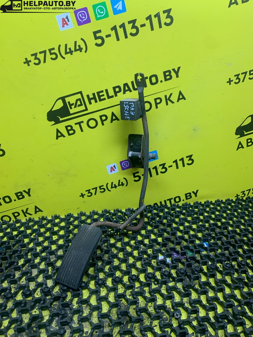 педаль Ford Escape 2 поколение R3 2009, 2.3 л., бензин, АКПП, синий, внедорожник 5 дв., передний привод - фото №1