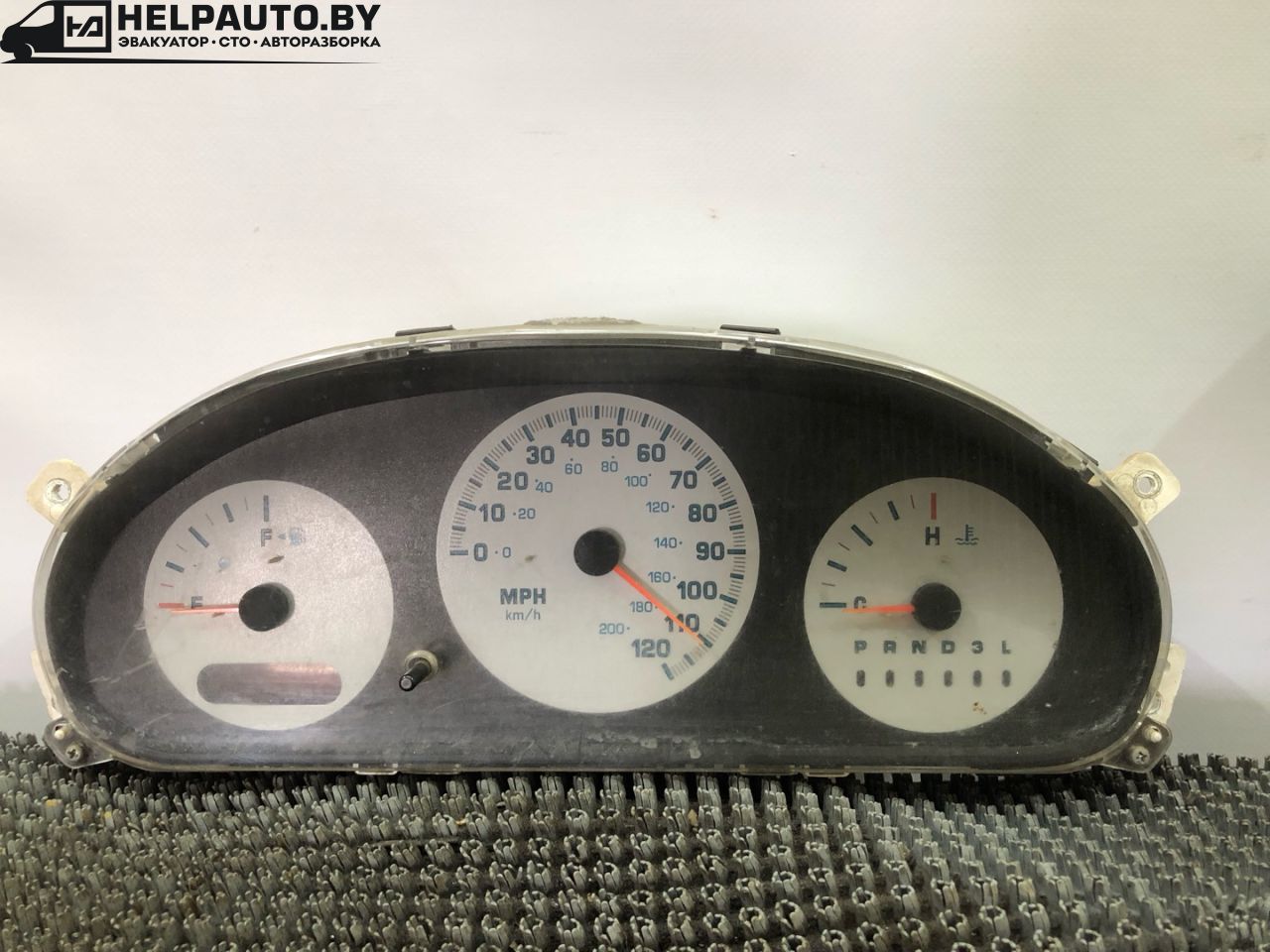 щиток приборов (приборная панель) Dodge Caravan 3 поколение RG 1999, 2.4 л., EDZ, бензин, АКПП, темно зеленый, передний привод - фото №1