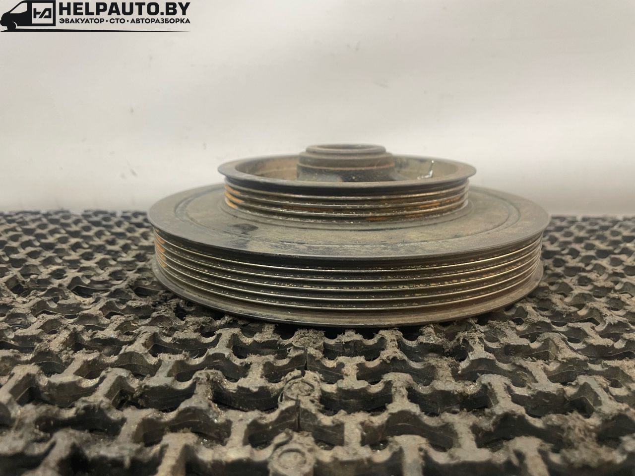 шкив коленвала Dodge Caravan 3 поколение RG 1999, 2.4 л., EDZ, бензин, АКПП, темно зеленый, передний привод - фото №1