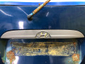 накладка двери (крышки) багажника Hyundai Atos 1 поколение 2000, 1.0 л., бензин, МКПП, синий, хетчбэк 5 дв., передний привод - фото №2