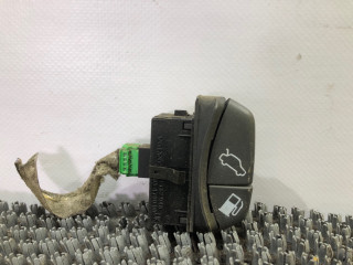 кнопка открытия багажника Volvo S70 1 поколение 2000, 2.5 л., D 5252 T, дизель, МКПП, черный, седан, передний привод