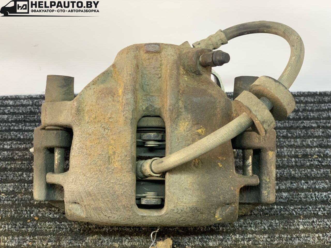 суппорт передний правый Audi 80 B3 1988, 1.6 л., дизель, МКПП, седан, передний привод - фото №1