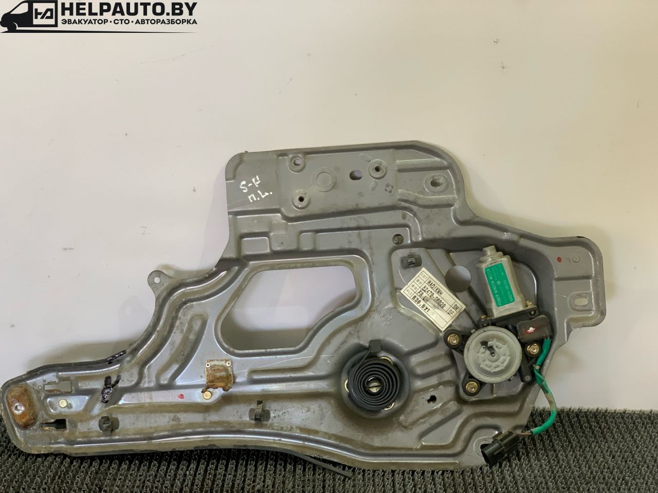 стеклоподъемник электрический передний левый Hyundai Santa Fe 1 поколение (SM) 2003, 2.4 л., бензин, МКПП, серебристый, внедорожник 5 дв., передний привод - фото №1