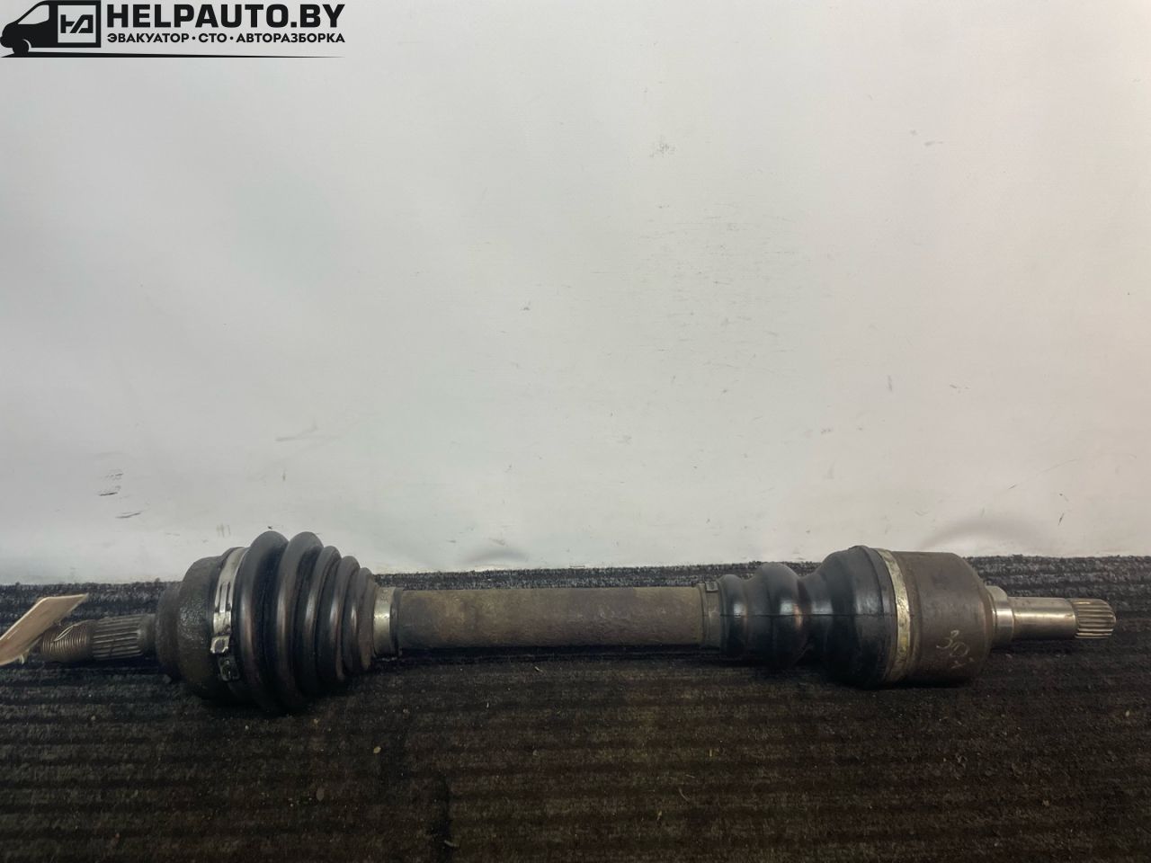 полуось передняя левая (приводной вал, ШРУС) Peugeot 307 1 поколение 2005, 1.6 л., дизель - фото №1