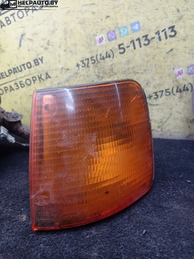 поворотник левый Volkswagen Passat B3 1988, 1.8 л., бензин, МКПП, белый, седан, передний привод - фото №1