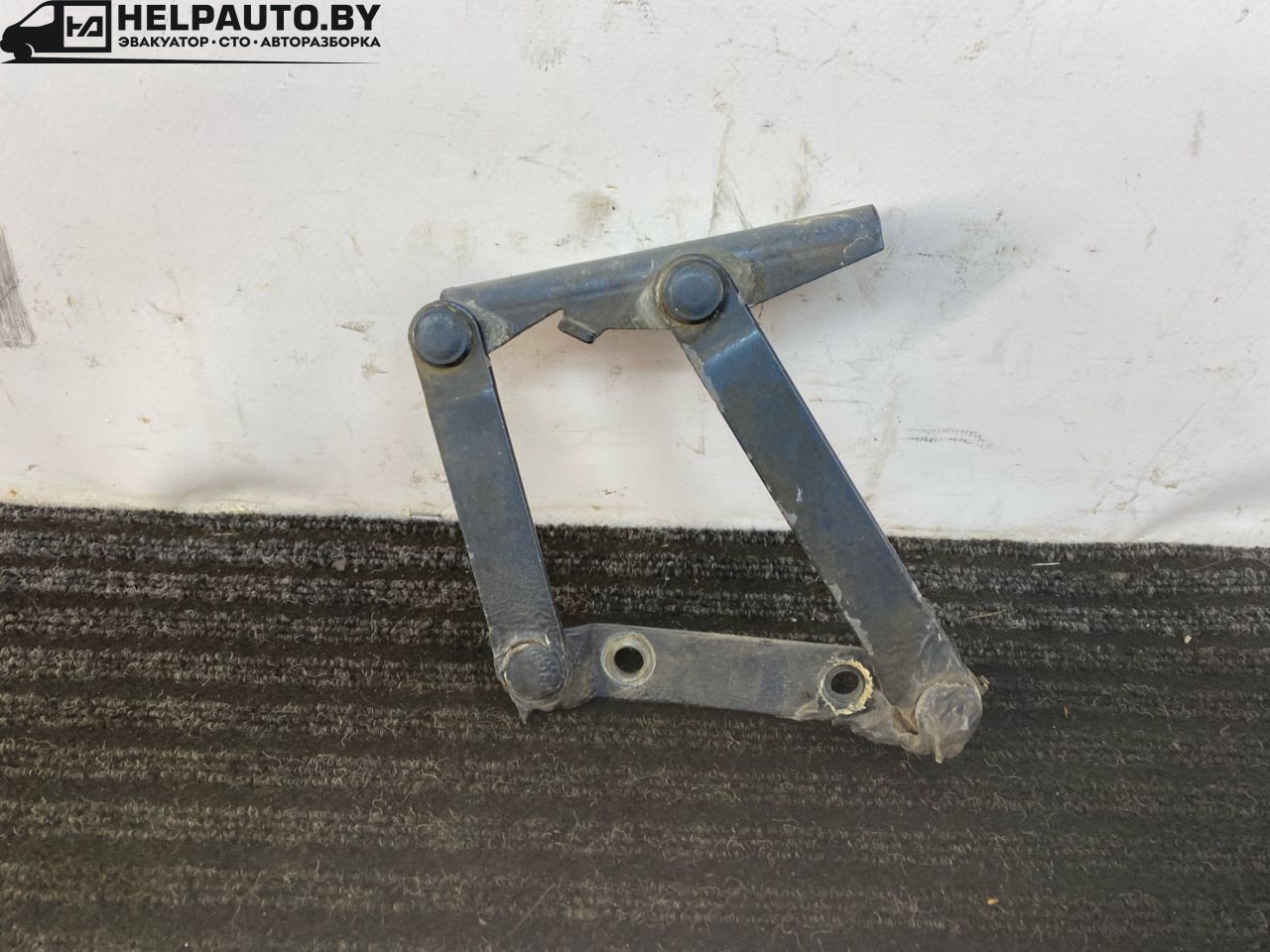 петля капота левая Volkswagen Santana 1 поколение 1988, 1.6 л., бензин, синий, передний привод - фото №1